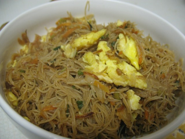 "BIHUN GORENG" $4. Definitely worth $4.