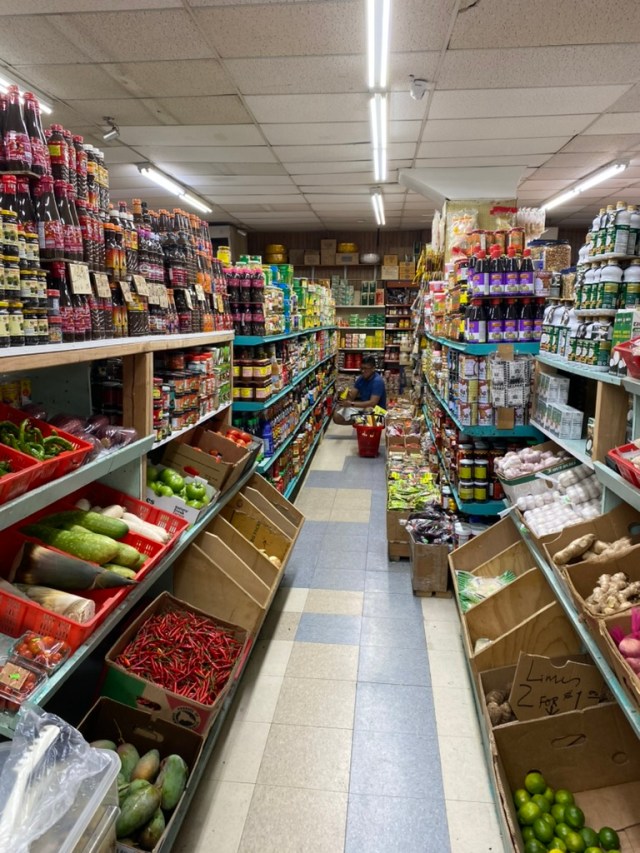 sauce/paste aisle at Seng Hong